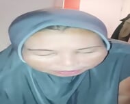 Tante stw jilbab mode sange sama pacarnya di hotel